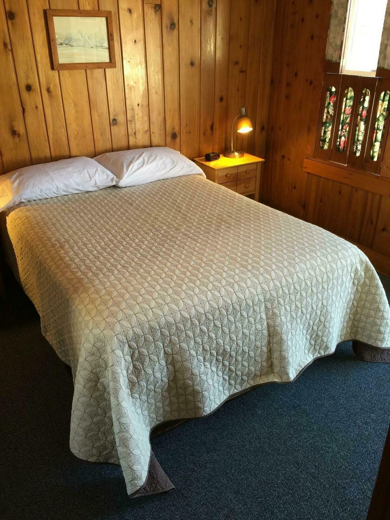 Whistling Swan Motel East Glacier Park Village Exterior photo
